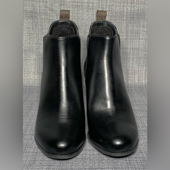 Michael Kors Evaline Almond Toe High Heel Booties Black / Signature Size 9.5 - Picture 3 of 7